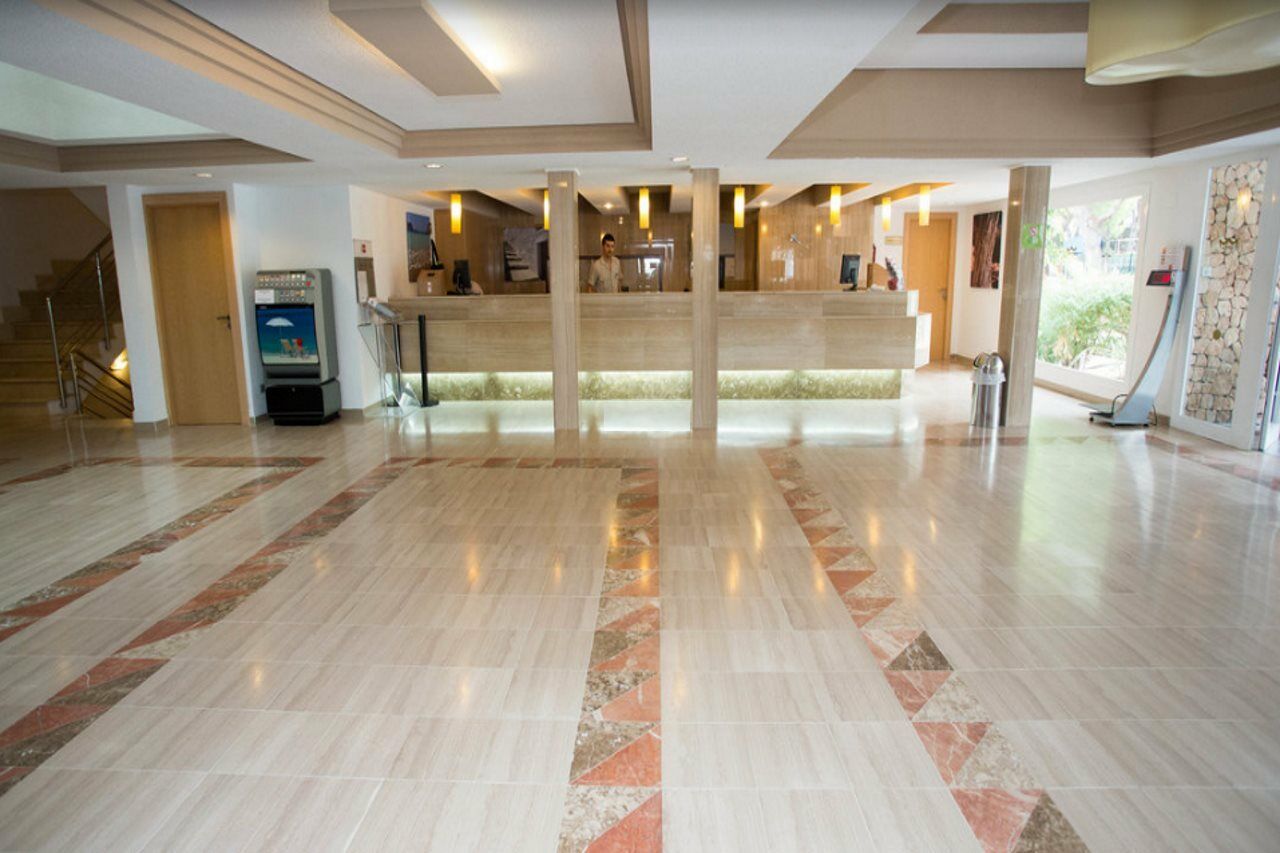 Riu La Mola Hotell Playa Migjorn Exteriör bild